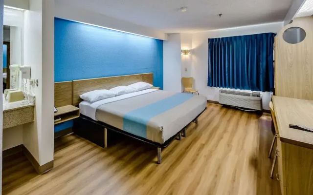 photo 3 of Holiday Inn Express Houston-i-10 W