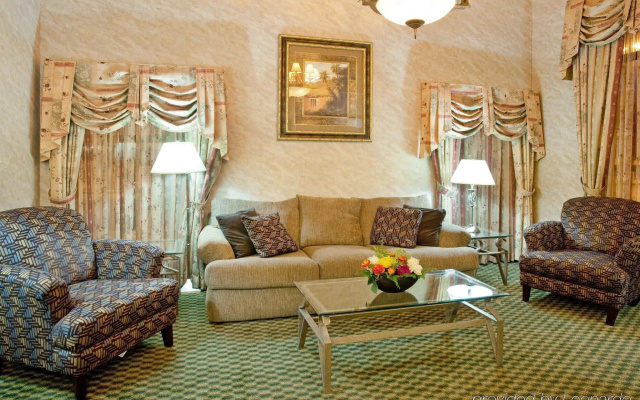 photo 3 of Holiday Inn Express Huntington