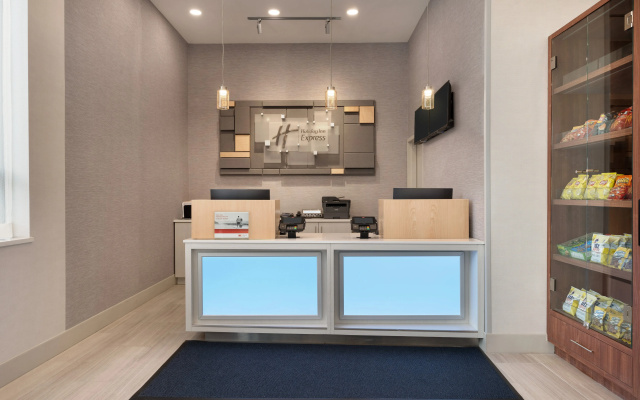 photo 5 of Holiday Inn Express Jamaica - JFK AirTrain - NYC by IHG