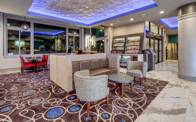 photo 2 of Holiday Inn Express Kansas City Downtown by IHG