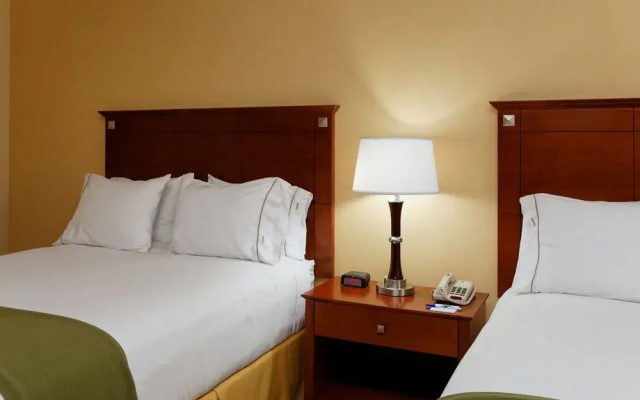 photo 5 of Holiday Inn Express Long Beach