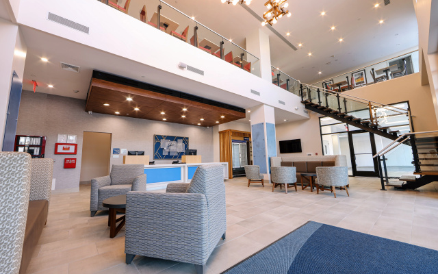 photo 2 of Holiday Inn Express Long Island City E New York by IHG