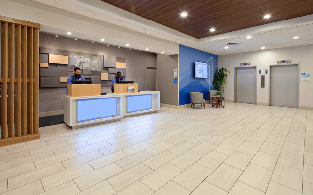 photo 2 of Holiday Inn Express Los Angeles Airport by IHG