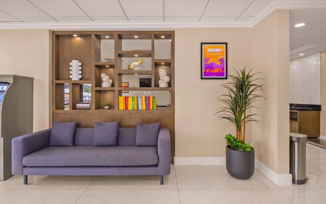 photo 2 of B&B Hotel Miami Airport