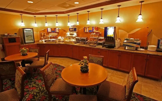 photo 4 of Holiday Inn Express Miami-arpt Ctrl-miami Springs