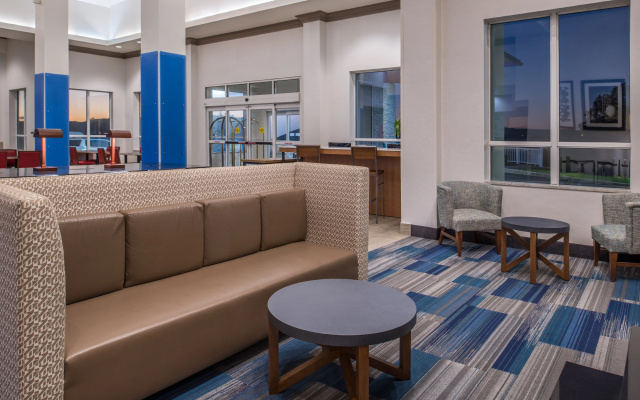 photo 2 of Holiday Inn Express Mystic