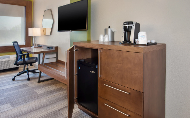 photo 5 of Holiday Inn Express Nashville Airport by IHG