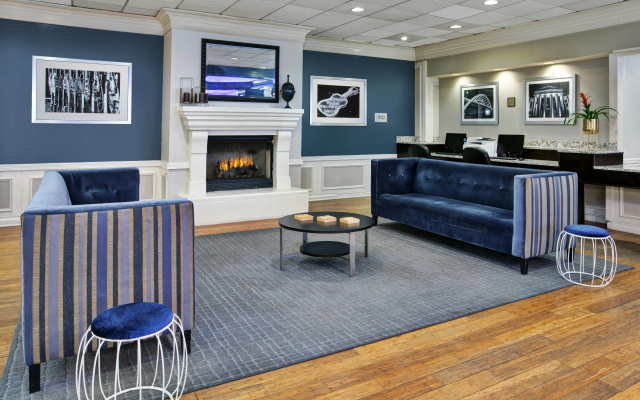 photo 3 of Holiday Inn Express Nashville Downtown - Broadway by IHG