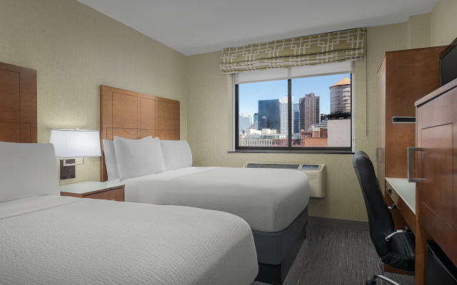 photo 3 of Holiday Inn Express New York - Manhattan West Side by IHG