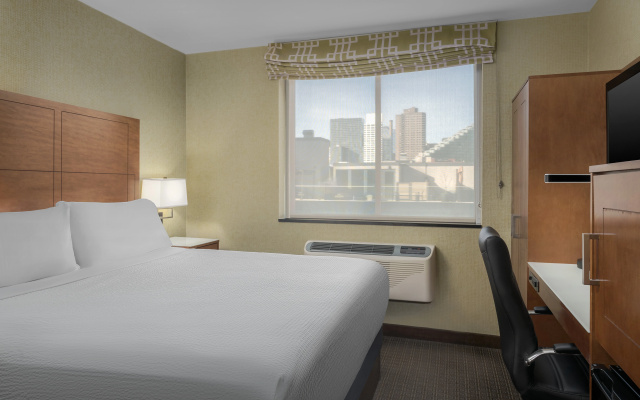 photo 5 of Holiday Inn Express New York - Manhattan West Side by IHG