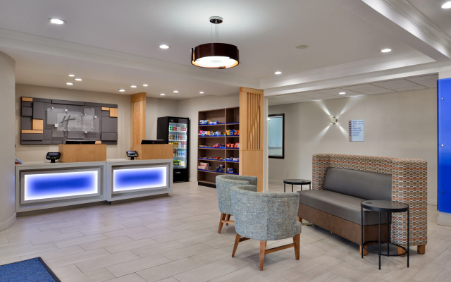 photo 2 of Holiday Inn Express & Suites North Kansas City by IHG