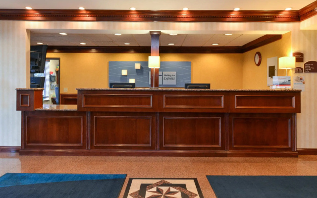 photo 2 of Holiday Inn Express Wixom by IHG