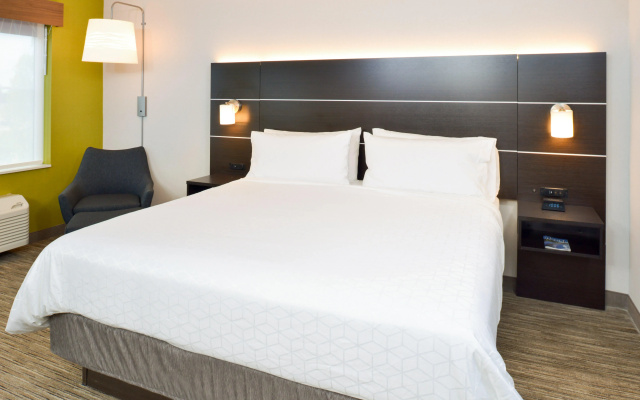 photo 3 of Holiday Inn Express Wixom by IHG
