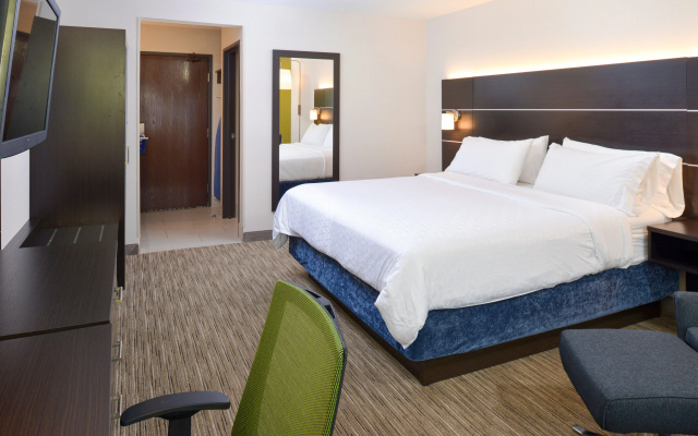 photo 4 of Holiday Inn Express Wixom by IHG