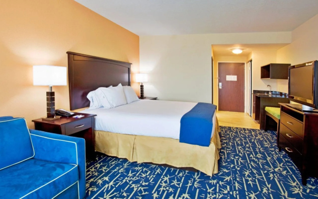 photo 4 of Holiday Inn Express Orlando - Apopka
