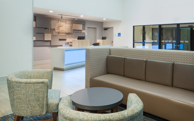 photo 2 of Holiday Inn Express & Suites Nearest Universal Orlando by IHG