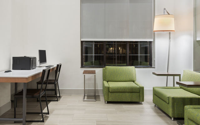 photo 4 of Holiday Inn Express & Suites Nearest Universal Orlando by IHG