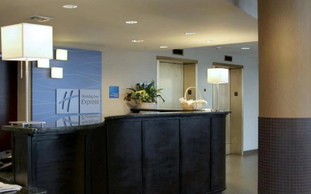 photo 2 of Holiday Inn Express Philadelphia - Penns Landing by IHG