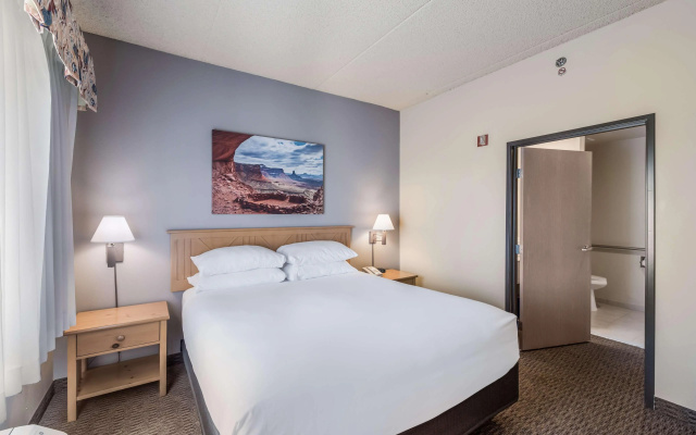 photo 3 of Red Lion Inn & Suites Goodyear Phoenix
