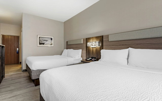 photo 3 of Holiday Inn Express Pittsburgh East - Mall Area, an IHG Hotel