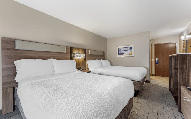 photo 4 of Holiday Inn Express Pittsburgh East - Mall Area, an IHG Hotel