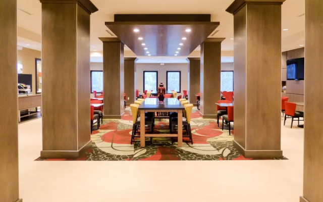 photo 2 of Holiday Inn Express Plymouth-ann Arbor