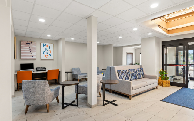 photo 2 of Holiday Inn Express Princeton by IHG