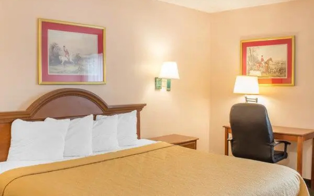 photo 2 of Holiday Inn Express-Raleigh