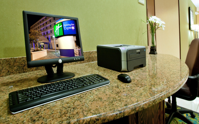 photo 3 of Holiday Inn Express Richmond Downtown by IHG