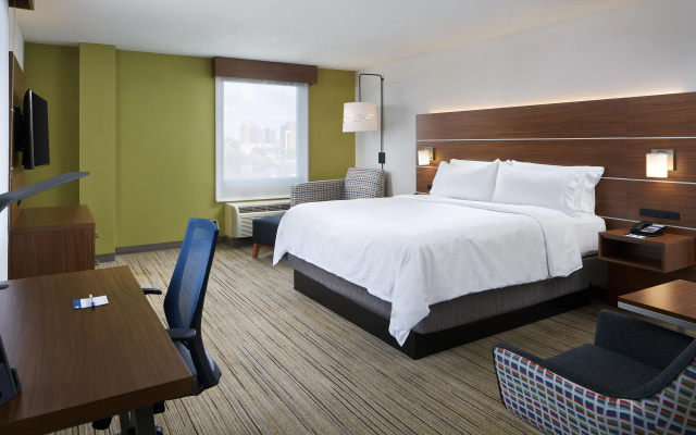 photo 4 of Holiday Inn Express Richmond Downtown by IHG