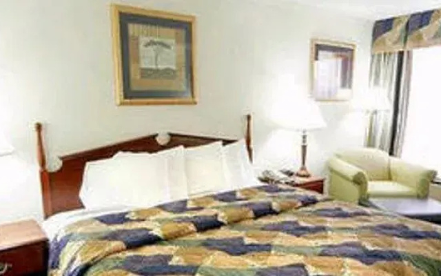 photo 3 of Holiday Inn Express Roanoke - Civic Center