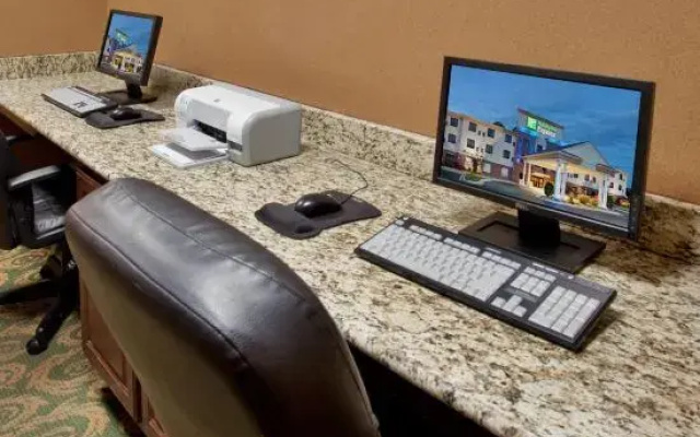 photo 4 of Holiday Inn Express And Suites Rolla Univ Of Misso
