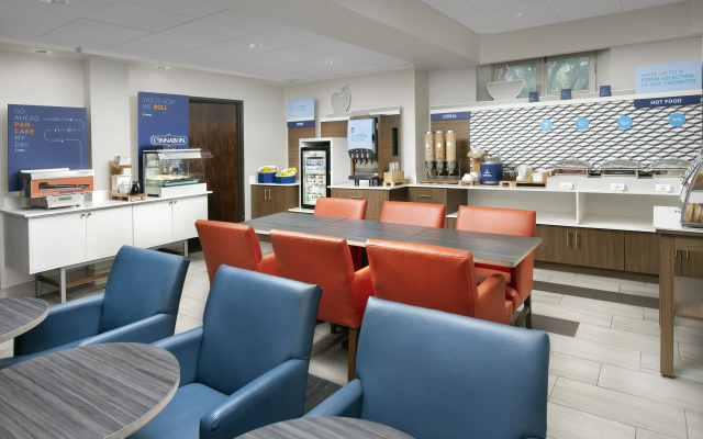 photo 2 of Holiday Inn Express San Antonio N-Riverwalk Area by IHG