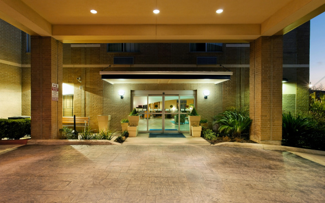 photo 2 of Holiday Inn Express San Antonio Rivercenter Area by IHG