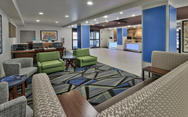 photo 2 of Holiday Inn Express SANTA ROSA by IHG