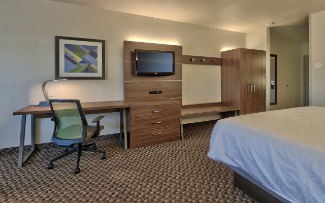 photo 4 of Holiday Inn Express SANTA ROSA by IHG