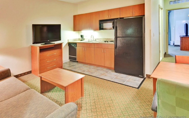 photo 4 of Holiday Inn Express Hotel & Suites Southfield - Detroit