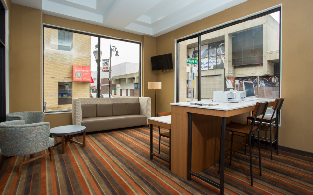 photo 2 of Holiday Inn Express Springfield Downtown by IHG