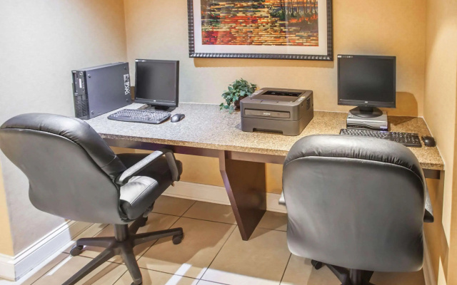 photo 4 of Quality Inn and Suites St Charles - West Chicago