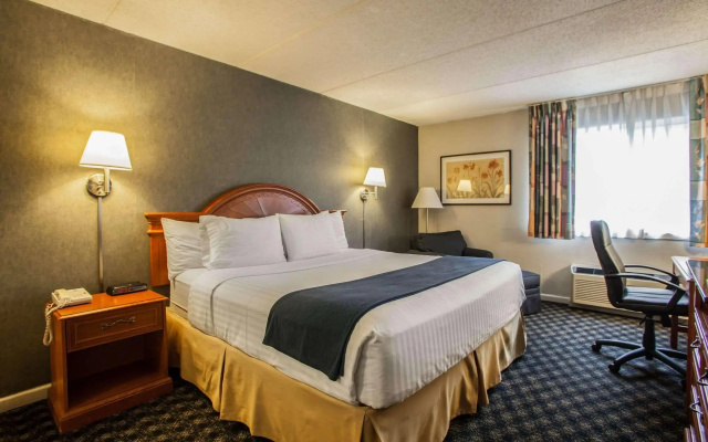 photo 5 of Quality Inn and Suites St Charles - West Chicago