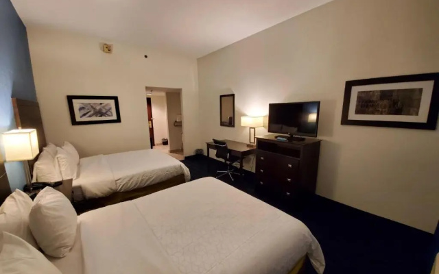 photo 2 of Holiday Inn Express St. Louis Airport - Maryland Heights