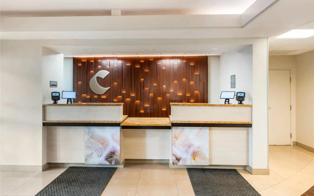 photo 2 of Comfort Inn & Suites Saint Louis Lafayette Square