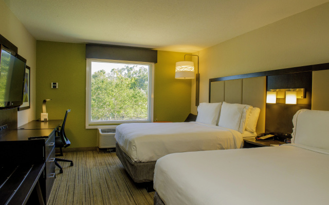 photo 3 of Holiday Inn Express St. Petersburg North (I-275) by IHG