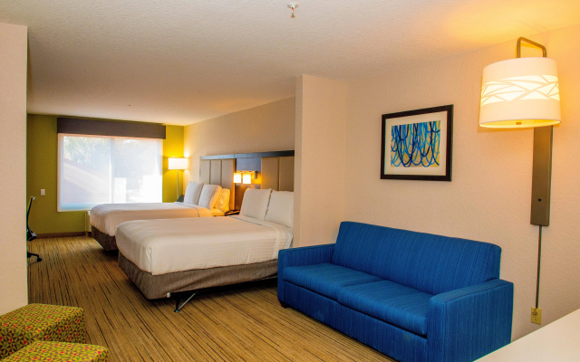 photo 5 of Holiday Inn Express St. Petersburg North (I-275) by IHG