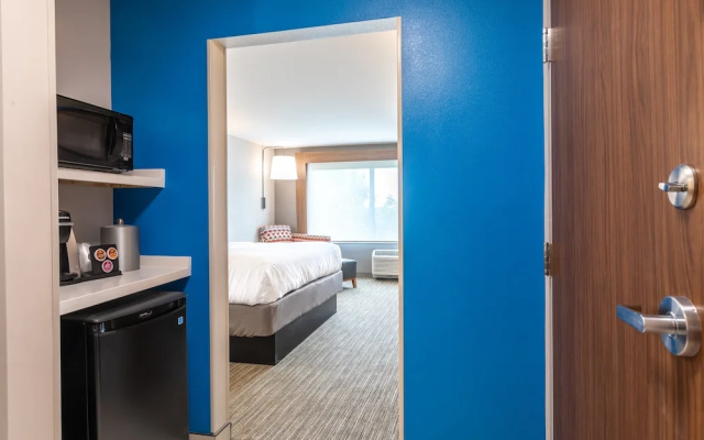 photo 3 of Holiday Inn Express & Suites Greenville S- Piedmont, an IHG Hotel