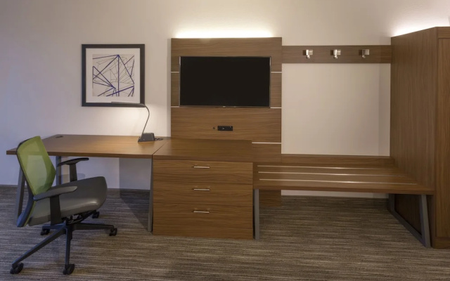 photo 2 of Holiday Inn Express And Suites Seattle South Tukwila