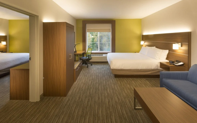 photo 3 of Holiday Inn Express And Suites Seattle South Tukwila