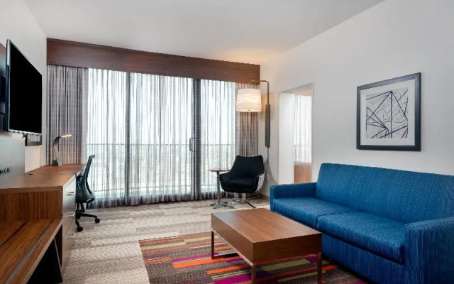 photo 3 of Holiday Inn Express Santa Ana (Disneyland Area-S.)