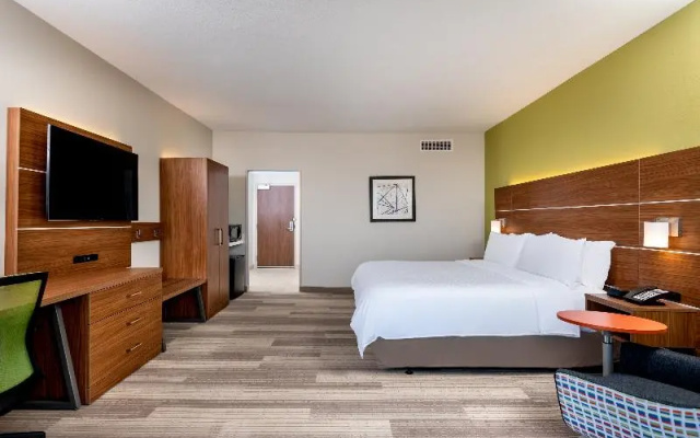 photo 4 of Holiday Inn Express Santa Ana (Disneyland Area-S.)