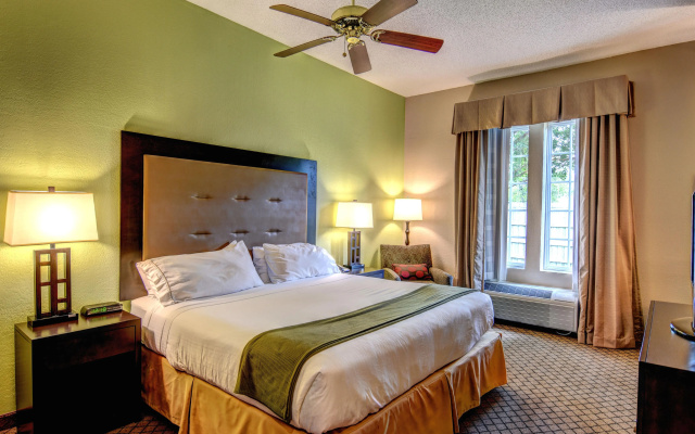 photo 4 of Holiday Inn Express Suite Wallace Hwy 41